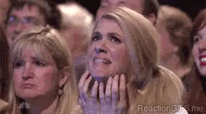 Girl fan crying (Kristen Wiig)