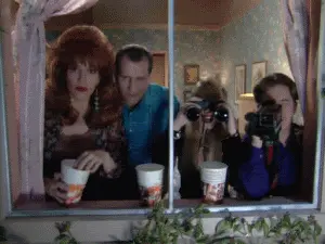 Popcorn gif - Bundys family watching neighbors fighting