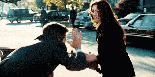 Anne Hathaway hitting Jake Gyllenhaal (Love and other drugs)