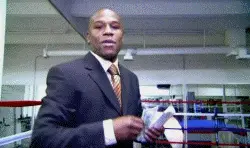 I am rich! Floyd Mayweather throwing money