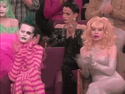 Indifferent clapping