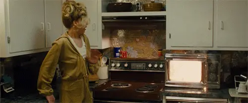 Jennifer Lawrance cooking fail American Hustle